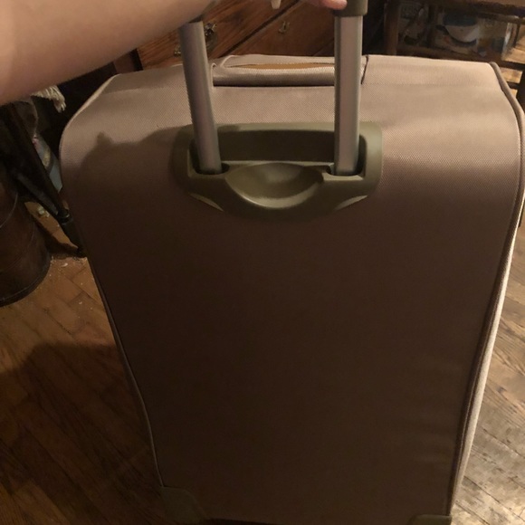 Luggage - Picture 7 of 8